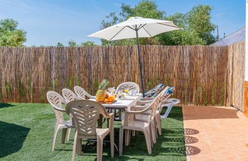 La Carlota Apartment | Explore Casita Los Garranchos: Oceanfront Family Retreat