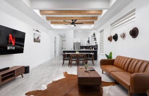 San Antonio House | Casita Tejas! Dowtown, The Pearl, Frost Center