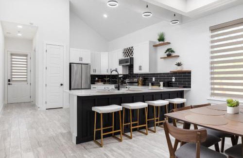 San Antonio House | Casita Tejas! Dowtown, The Pearl, Frost Center