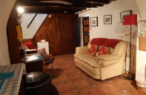Rubite House | Discover Casita Tomate: Perfect for Families and Pets
