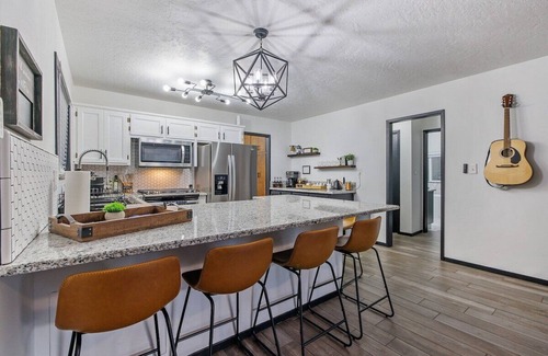 Three Rivers House | Relax at Casita Tres Rios - Steps from Sequoias Adventure