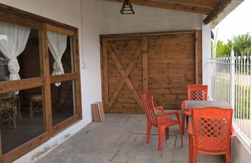 Vaqueros Cabin | Family-Friendly Casita Vaqueros with Hot Tub & 9/10 Rating