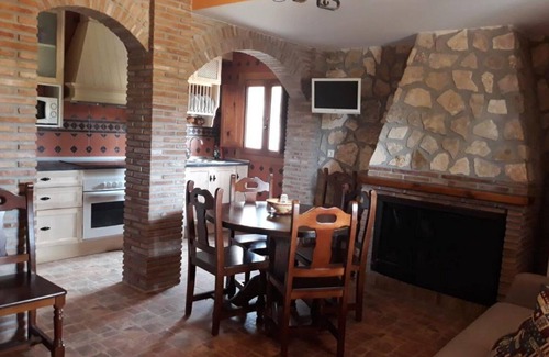 Castril Apartment | Relaxing Getaway at Casita Vista Alegre – Pet Friendly & Spa
