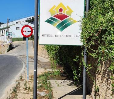 Setenil de las Bodegas Apartment | Discover Casita Zamudio: Family-Friendly Getaway, 9.7/10