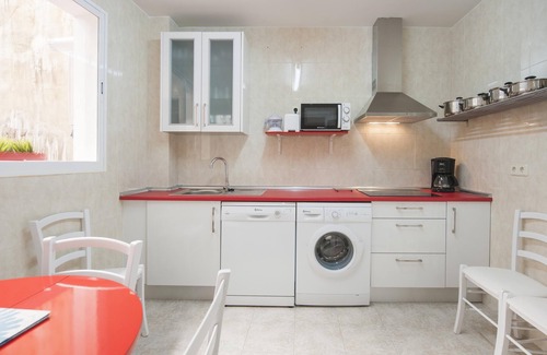 Toledo City Center Apartment | Discover Cason del Corpus: Deluxe Apartment for 10 Guests