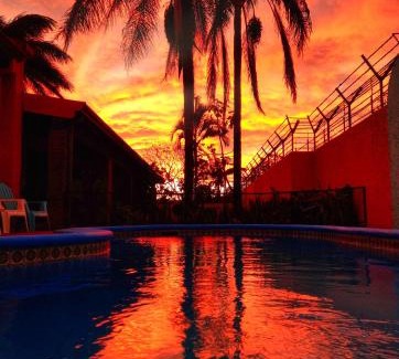 Ciudad Cariari Hotel | Pet-Friendly Oceanfront Casona del Valle with Pool & Breakfast