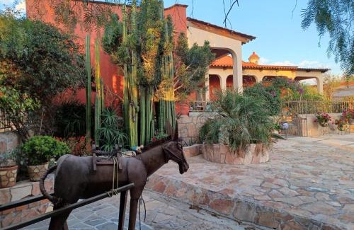 Tequisquiapan Bed & Breakfast | Top-Rated Casona Dos Vidas: Family-Friendly Getaway