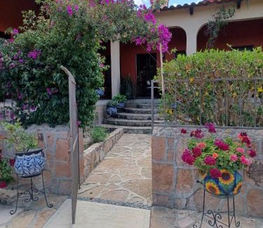 Tequisquiapan Bed & Breakfast | Top-Rated Casona Dos Vidas: Family-Friendly Getaway