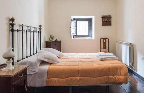 Ponferrada House | Experience Casona Las Burillas: Ideal for 10 Guests