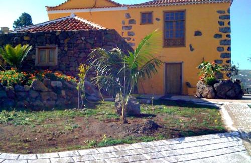 Icod de los Vinos House | Experience Pet-Friendly Comfort at Casonas de Marengo