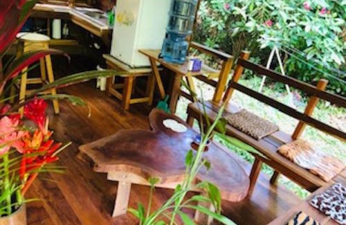 Manzanillo House | Discover Casonita: Guest Rated 9.7, Pet & Child Friendly