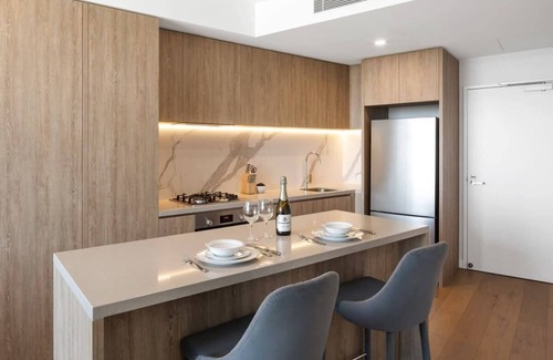 Broadbeach Apartment | Exceptional CASSA CASINO: Scenic River & Hinterland Views