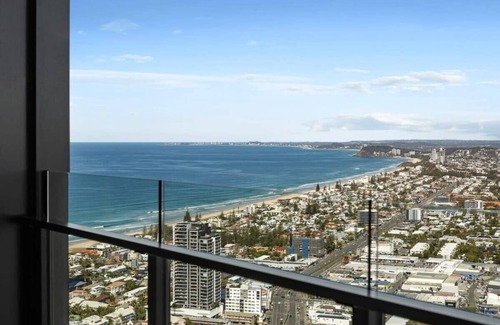 Broadbeach Apartment | Exceptional CASSA CASINO: Scenic River & Hinterland Views