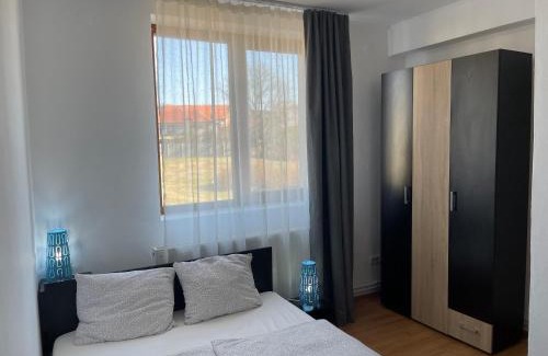 Bozovici Cabin | Oceanfront Cassa-Grande: Family-Friendly Retreat with Views