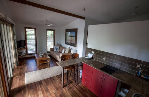 Mission Beach House | Pet Friendly Cassawong Cottages - Perfect for Family Getaways