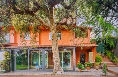 Zona LIII Tomba di Nerone Apartment | Casa Dei Leoni: Bright Open Space Surrounded by Nature