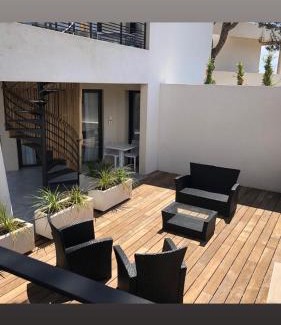 Cassis House | Oceanfront Cassis Lodges - Guest Rated 9.1/10