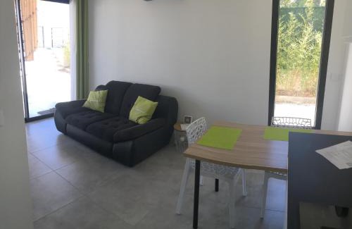 Cassis House | Oceanfront Cassis Lodges - Guest Rated 9.1/10
