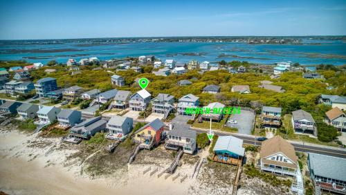 Surf City House | Relax at Cast-A-Waves: Oceanfront Home with Pool & Hot Tub