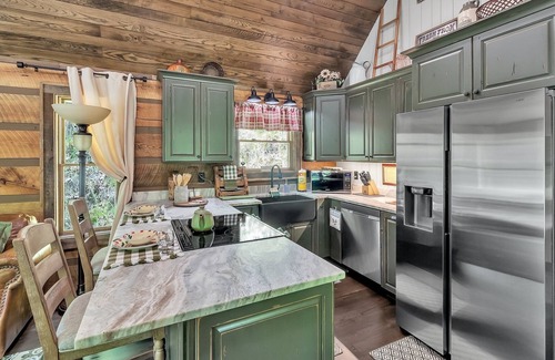 Waynesville Cabin | Private CastAway Waterfront Cabin with Outdoor Cabana & Spa