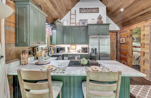 Waynesville Cabin | Private CastAway Waterfront Cabin with Outdoor Cabana & Spa