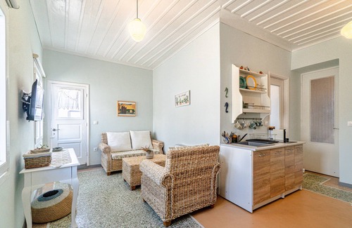 Paleopolis Hotel | Discover Castle Abaso Boutique Apartments: Guest Rated 9.8