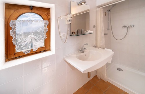 Sierre Bed & Breakfast | Experience Castel de Daval: Rated 9.6 with Family-Friendly Amenities