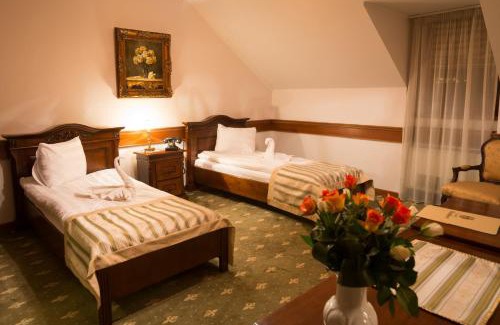 Ogra House | Experience Castel Haller: Oceanfront Bliss & 9.2/10 Rating