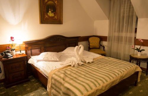 Ogra House | Experience Castel Haller: Oceanfront Bliss & 9.2/10 Rating