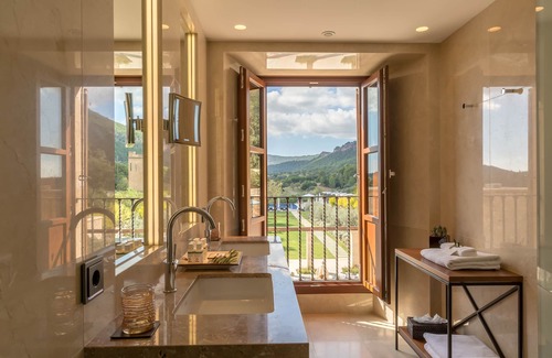 Calvia Hotel | Indulge at Castell Son Claret - 5-Star Guest Favorite Retreat