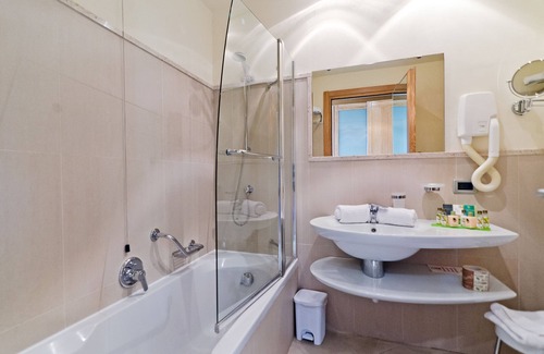 Castellaro Hotel | Relax at Castellaro Golf Resort with Pool and Spa Access