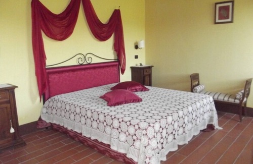 Viggianello Bed & Breakfast | Experience Comfort at Castello dei Principi Sanseverino