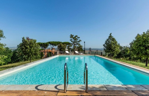 Zona III Marcigliana Villa | Relaxing Family Suite at Castello del Duca with Breakfast
