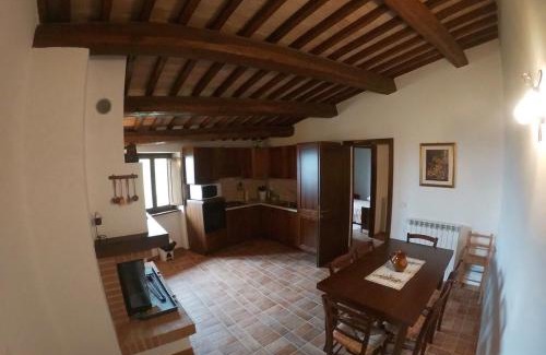 Campello sul Clitunno House | Pet-Friendly Retreat at Castello di Acera: Rated 9/10