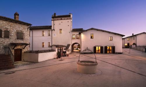 Pupaggi House | Discover Castello di Pupaggi: Pet-Friendly Retreat with Pool
