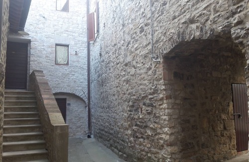 Izzalini Apartment | Discover Castello Izzalini Todi Resort: Comfort & Wellness