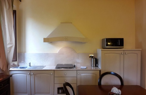 Izzalini Apartment | Relax at Castello Izzalini Todi Resort with Pool & Spa