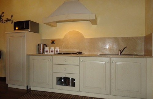 Izzalini Apartment | Escape to Castello Izzalini Todi Resort with Pool & Spa
