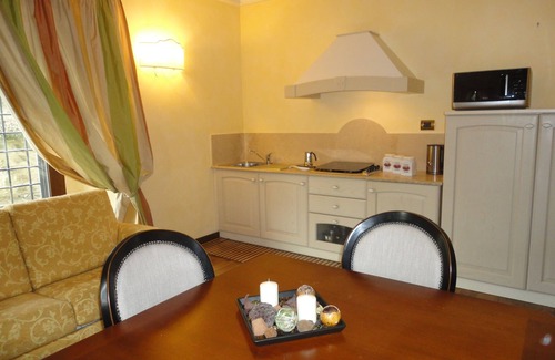 Izzalini Apartment | Beautiful Castello Izzalini Todi Resort with Delicious Dining