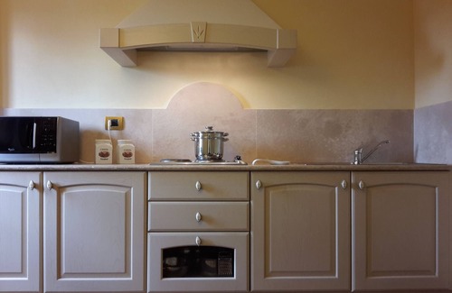 Izzalini Apartment | Beautiful Castello Izzalini Todi Resort with Delicious Dining