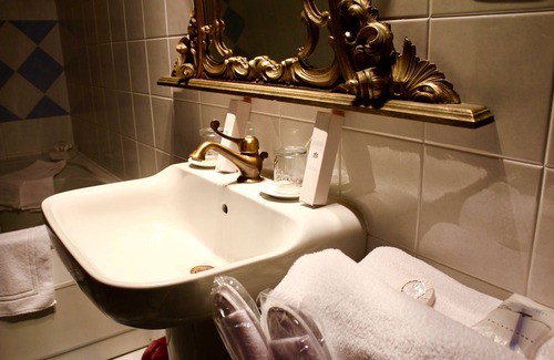 Chiaverano Hotel | Relax at Castello San Giuseppe: Pool, Spa & Family Friendly