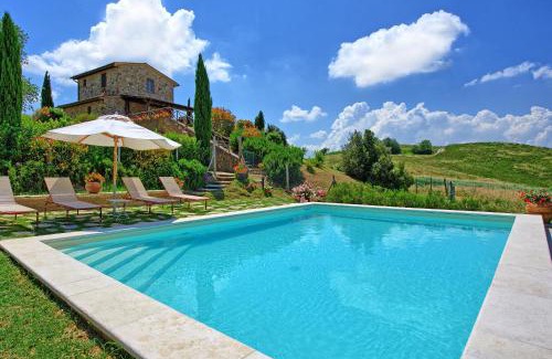 Trequanda Villa | Discover Castelmuzio by PosarelliVillas: 4-Star Family Retreat