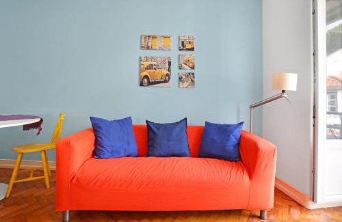 Santa Maria Maior Apartment | Castelo Apartment - Scenic Balcony View for Family Getaways