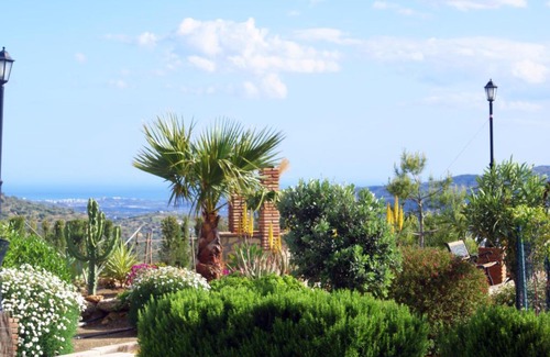 Alcaucin Apartment | Discover Castillo de Zalia: Oceanfront Retreat with Pool