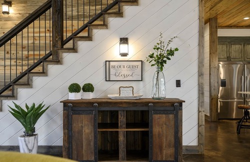 Pickens Cabin | Exclusive Castle Black: 8-Bedroom Retreat with Spa & Hot Tub