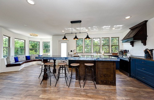 Downtown House | Discover Castle by the Square: Steps from Downtown Bentonville