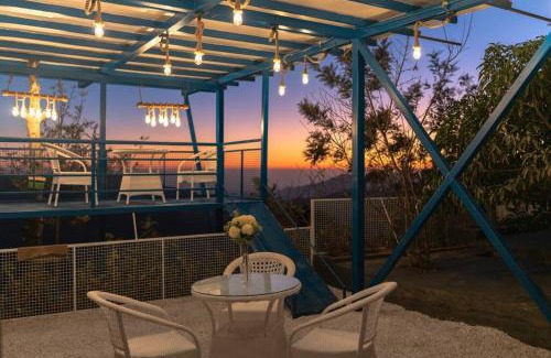 Kumarhatti Villa | Family-Friendly Retreat at Castle Calisto by Beds & Company