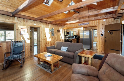 Rawley Springs Cottage | Castle Cliff Riverfront Cottage Peaceful Private Less than15 min to Harrisonburg