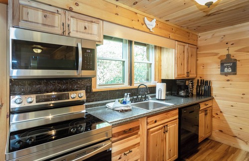 Rawley Springs Cottage | Castle Cliff Riverfront Cottage Peaceful Private Less than15 min to Harrisonburg