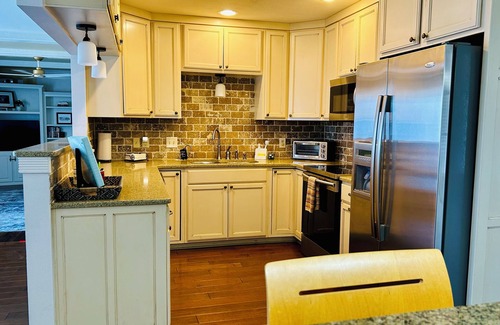 Bentonville House | Idyllic Castle Cove Bentonville Home with Private Pool